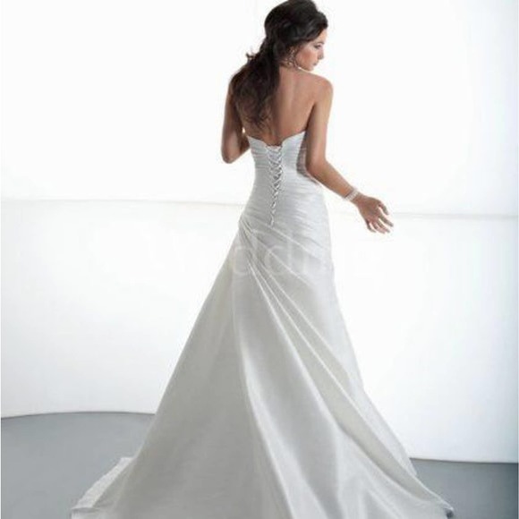 Demetrios Ivory Strapless Wedding Dress Style GR 235 - Picture 3 of 11